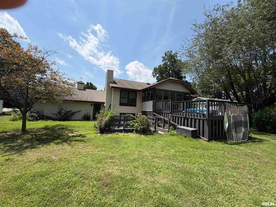 1207 Roosevelt Road, Taylorville, IL 62568 - #3