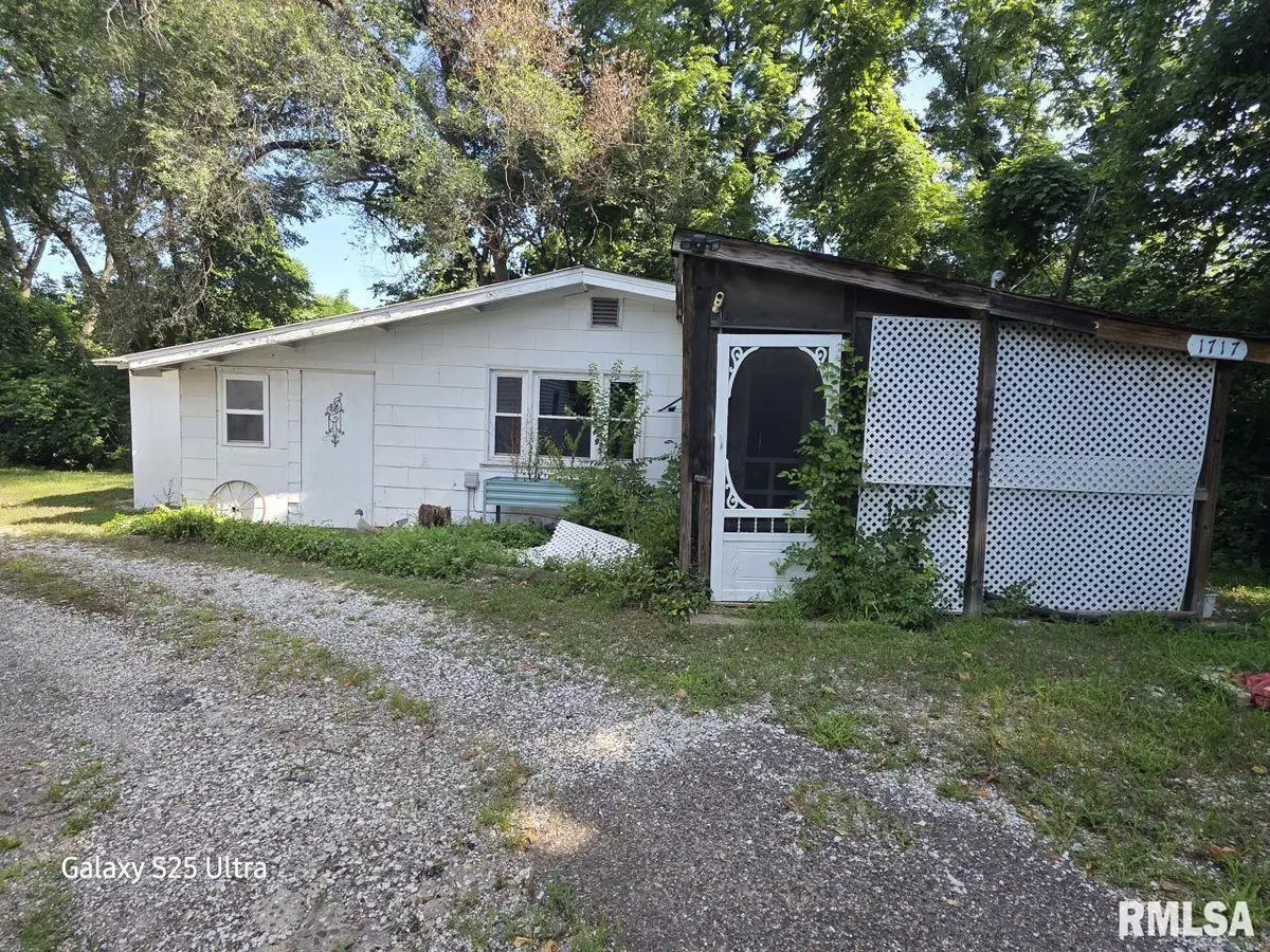1717 N 4th Street, Quincy, IL 62301 - #1