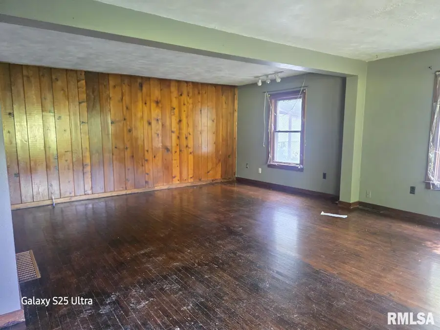 1715 N 4th Street, Quincy, IL 62301 - #3