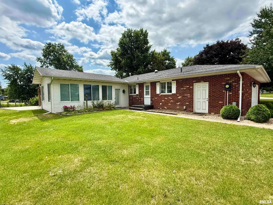 1111 NW 5th Avenue, Galva, IL 61434 - #2