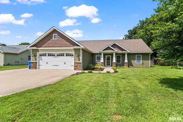 203 Barn Hollow Drive, Athens, IL 62613