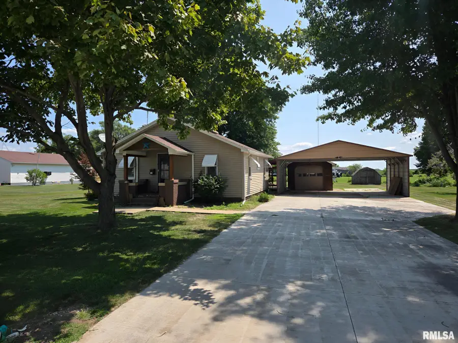 925 S 7th Avenue, Canton, IL 61520 - #2