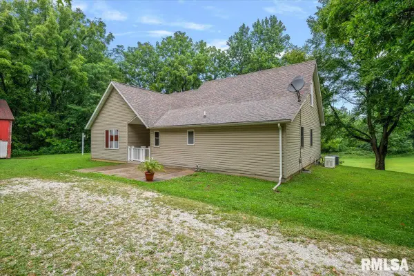 7507 Clayton Road, Virginia, IL 62691