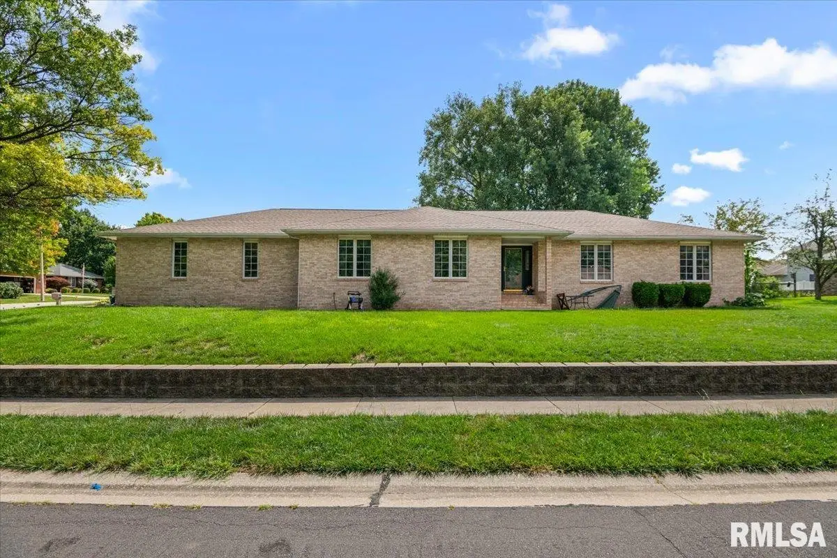 2538 Shawnee Drive, Springfield, IL 62702 - #1