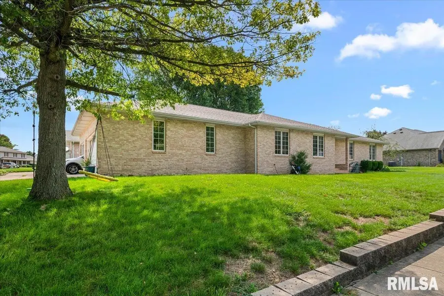 2538 Shawnee Drive, Springfield, IL 62702 - #3