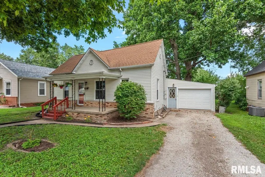 212 E Jefferson Street, Auburn, IL 62615 - #2