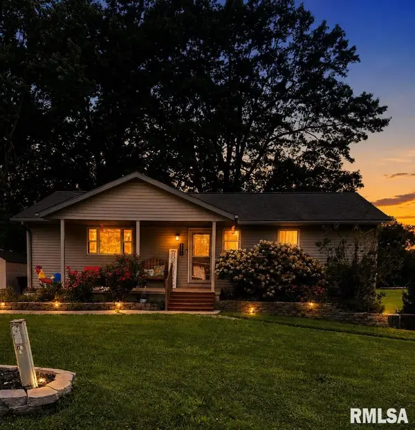 111 S Vollentine Avenue, Taylorville, IL 62568
