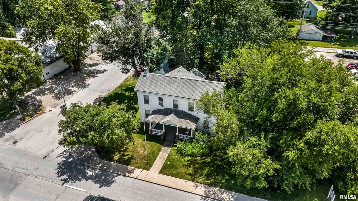 727 E Jackson Street, Macomb, IL 61455 - #1