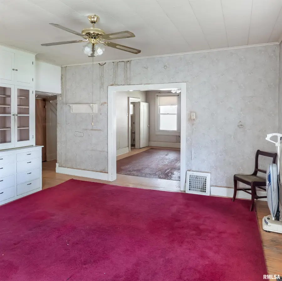 727 E Jackson Street, Macomb, IL 61455 - #3