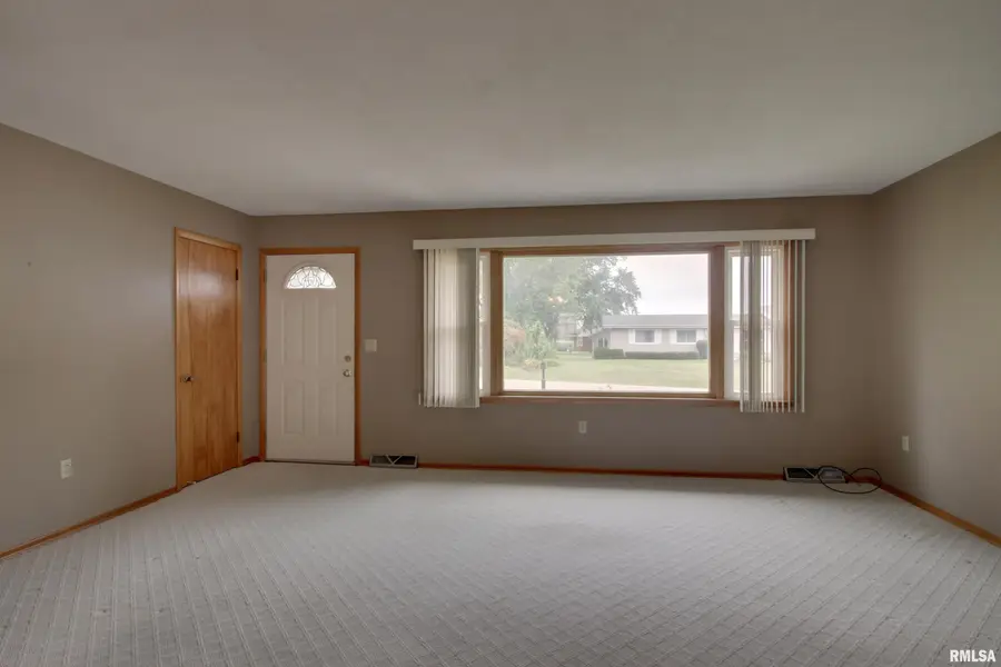 5223 S Willer Drive, Quincy, IL 62305 - #2