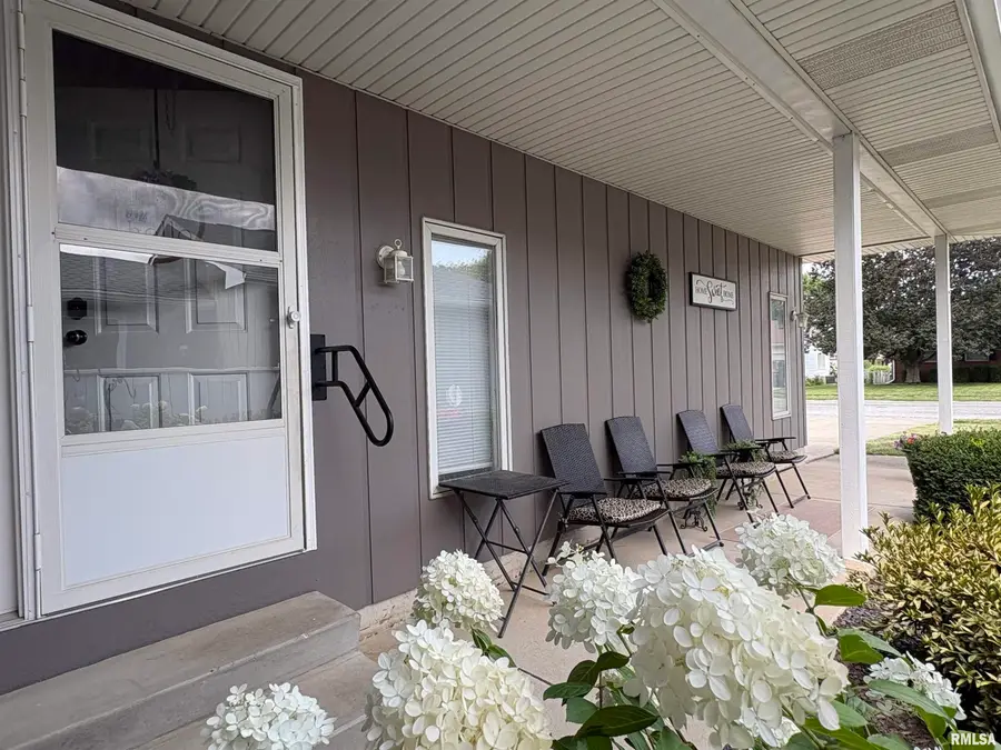 11B Appomatox Avenue, Jacksonville, IL 62650 - #2