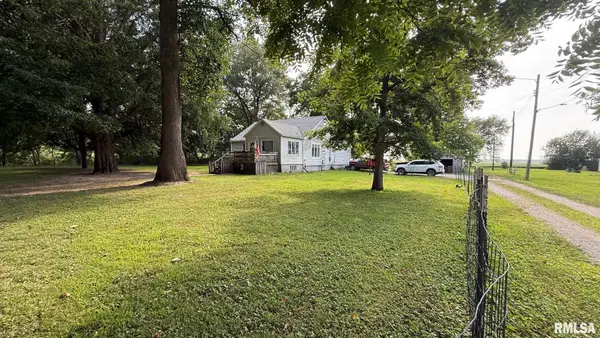 206 S Lake Street, Oakford, IL 62673