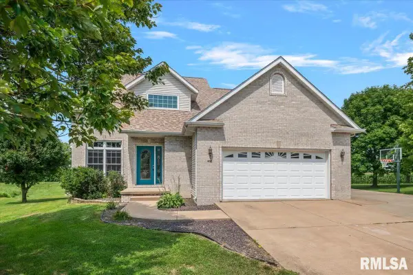 402 James Creek Lane, Jacksonville, IL 62650