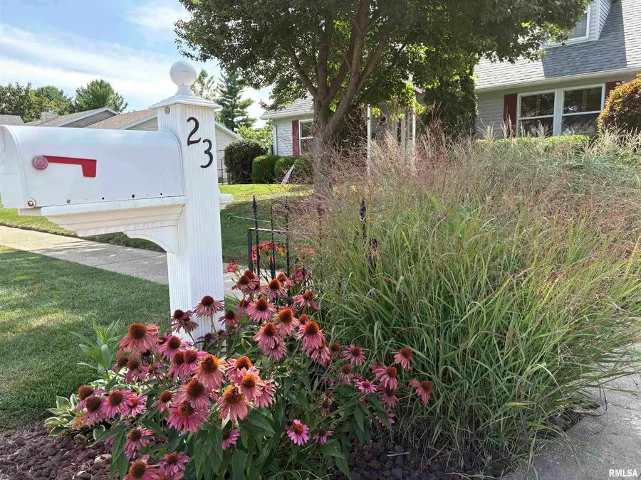 23 N Grand Avenue, Jacksonville, IL 62650 - #3