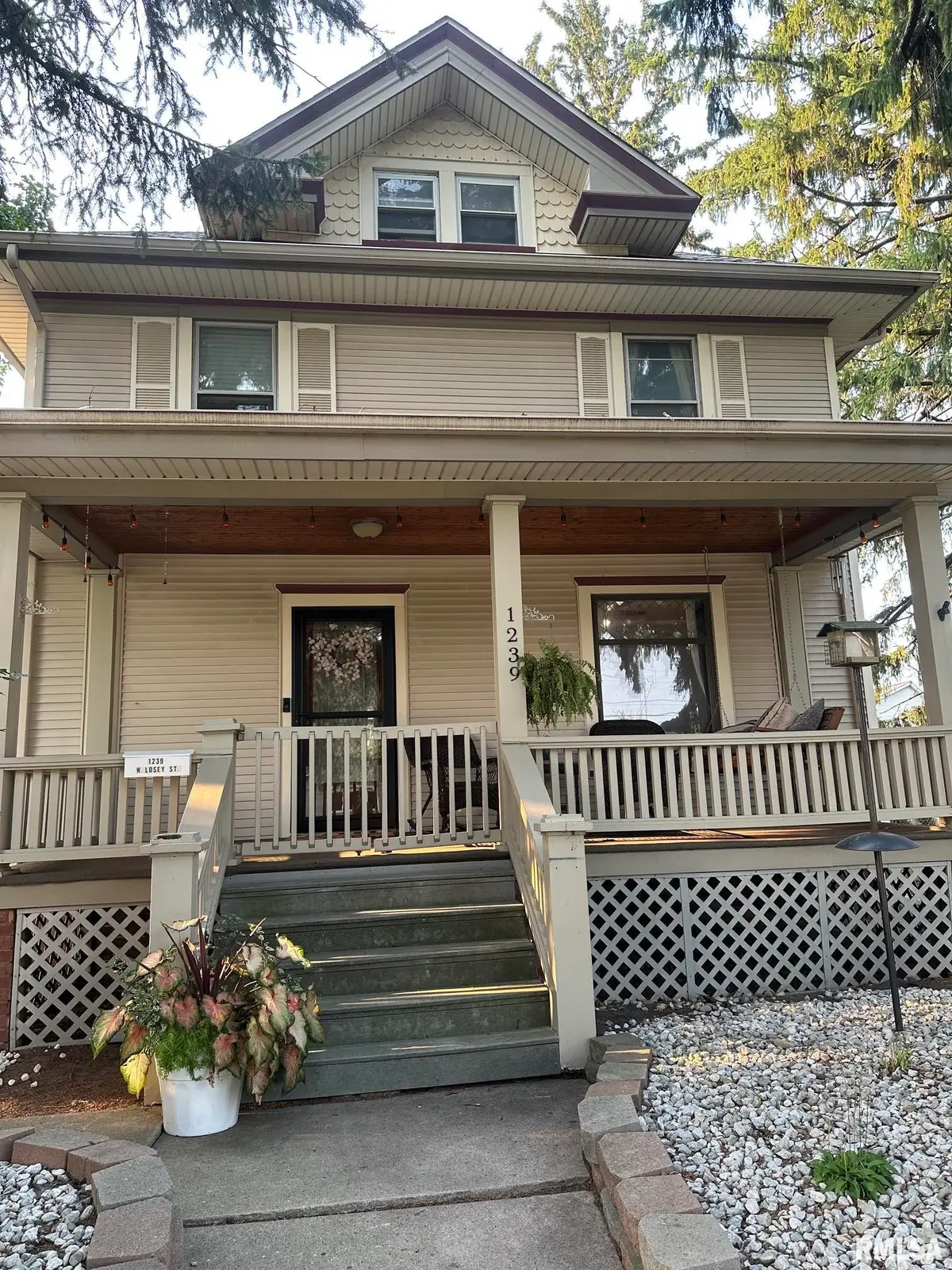 1239 W Losey Street, Galesburg, IL 61401 - #1