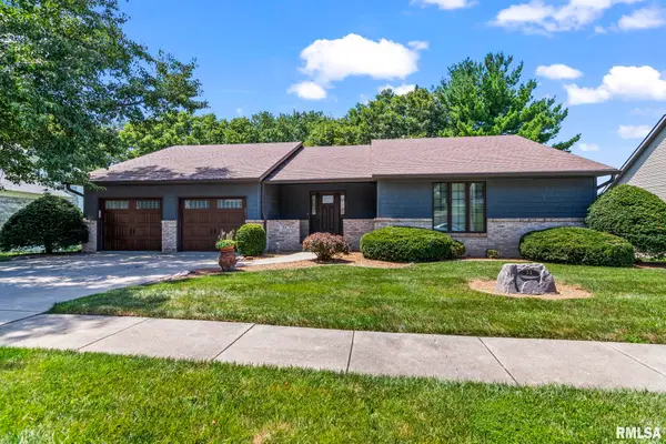 33 Taft Drive, Rochester, IL 62563-9200