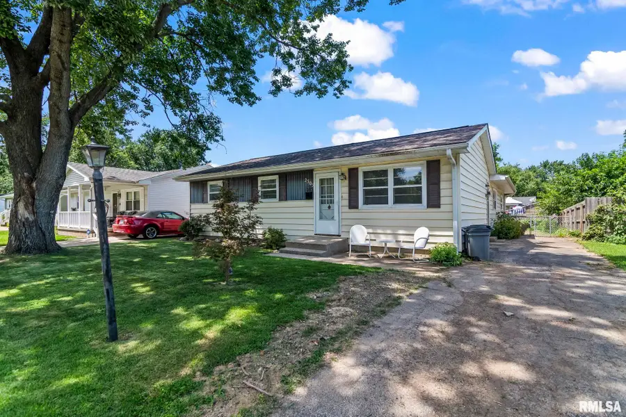 2505 Griffiths Avenue, Springfield, IL 62702 - #3