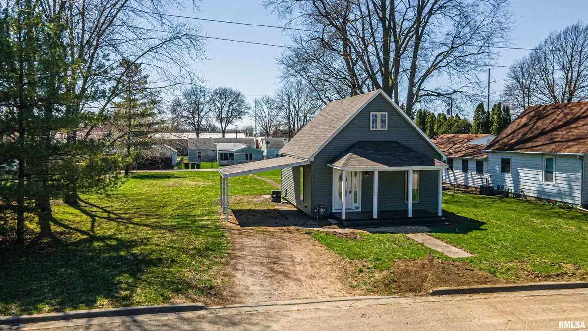 1505 4th Street, Lincoln, IL 62656 - #1