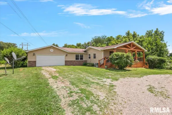 940 E 1025 N Road, Taylorville, IL 62568