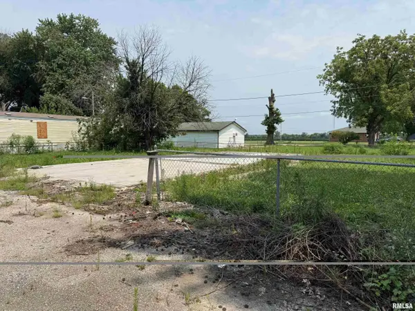 3323 E Enos Avenue, Springfield, IL 62702