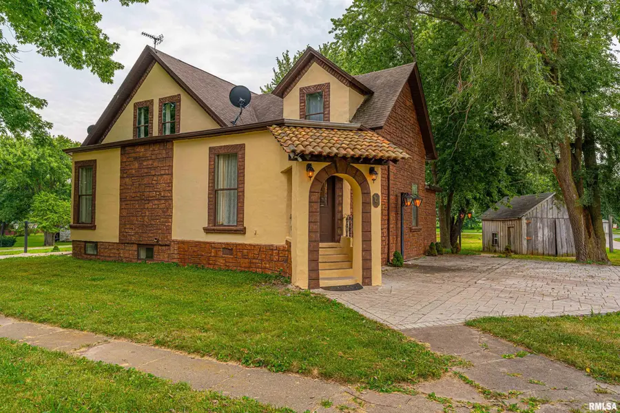 400 S East Street, Waynesville, IL 61778 - #2
