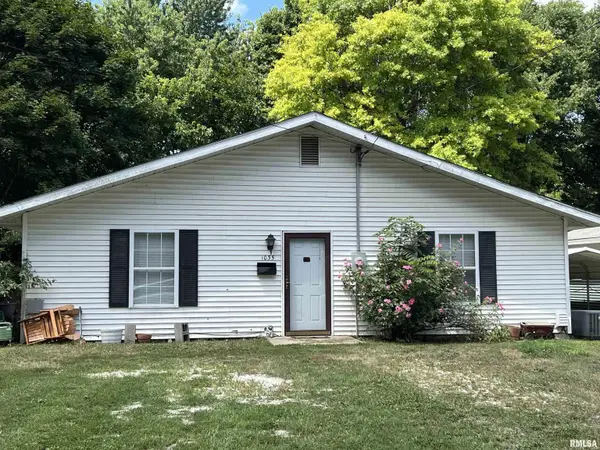 1035 Beesley Avenue, Jacksonville, IL 62650