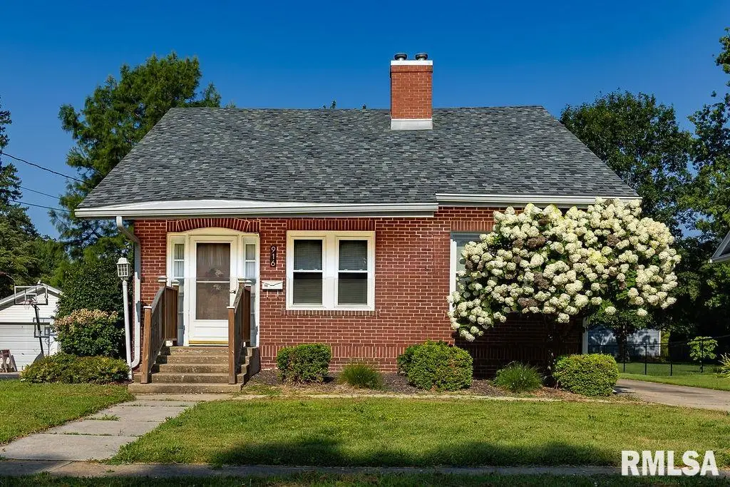916 Florence Avenue, Galesburg, IL 61401 - #1