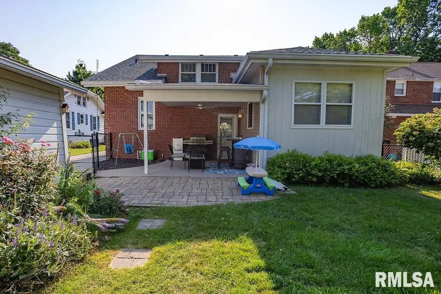 916 Florence Avenue, Galesburg, IL 61401 - #3