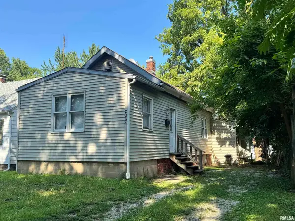 2364 S 13th Street, Springfield, IL 62703
