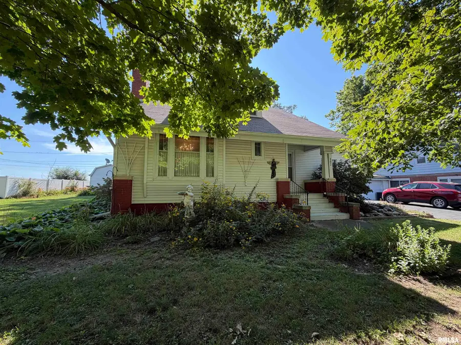 402 S Main Street, Avon, IL 61415 - #2