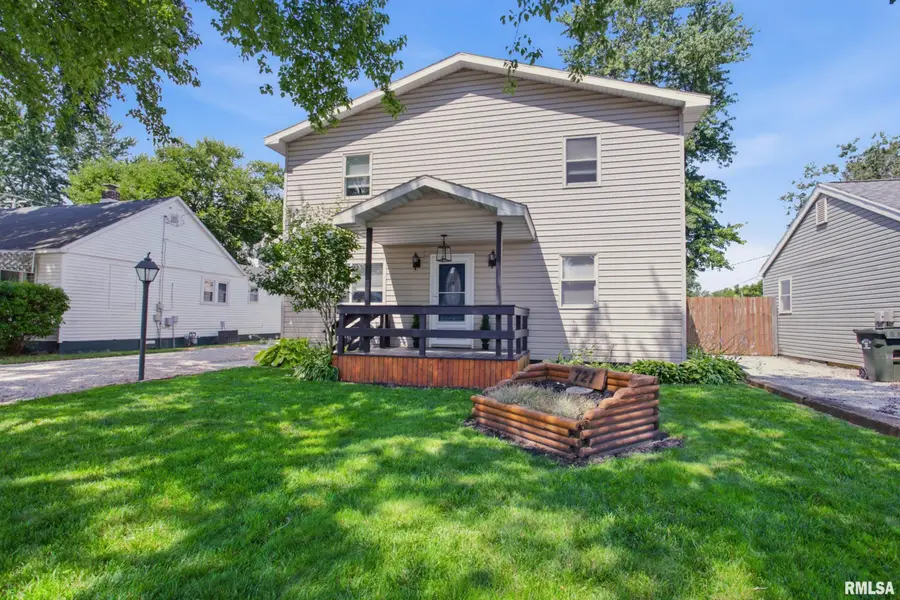 721 N 1st Division Street, Mattoon, IL 61938 - #2