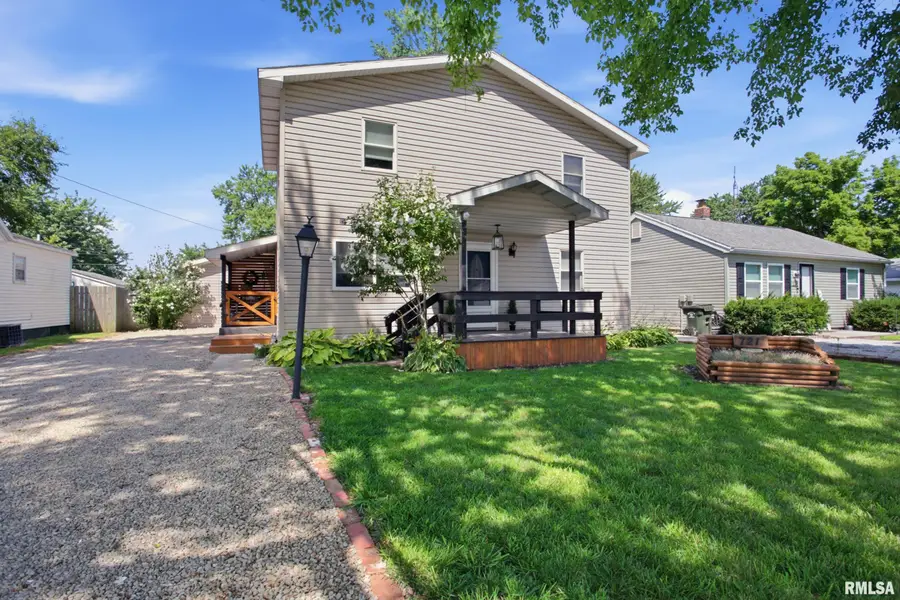 721 N 1st Division Street, Mattoon, IL 61938 - #3