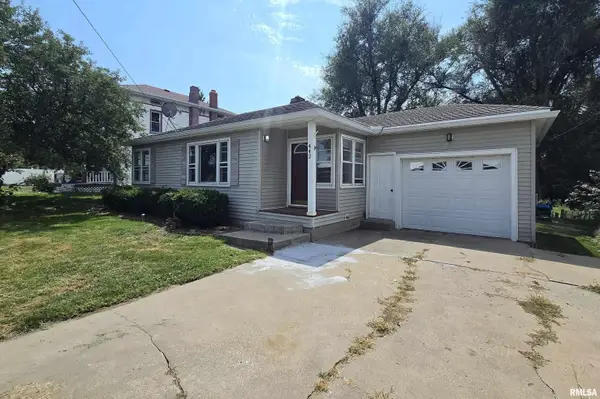 442 W Collins Street, Mendon, IL 62351