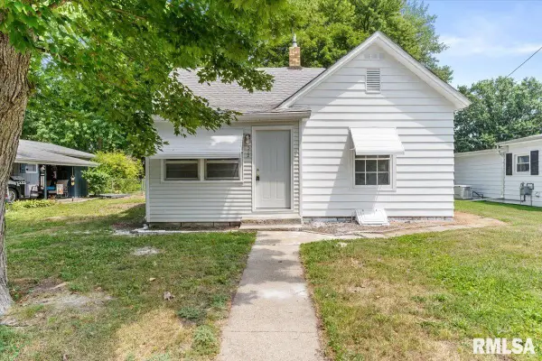 512 S State Street, Divernon, IL 62530