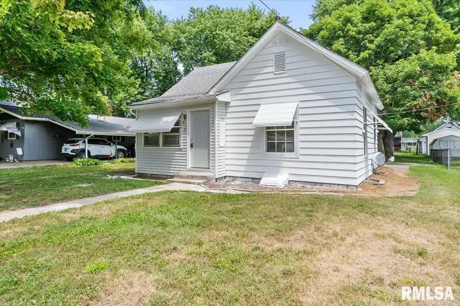 512 S State Street, Divernon, IL 62530 - #2