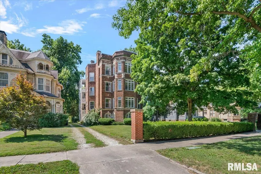 857 W State Street #4, Jacksonville, IL 62650 - #2