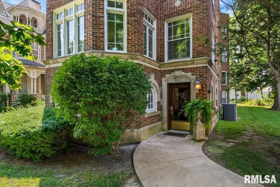 857 W State Street #4, Jacksonville, IL 62650 - #3