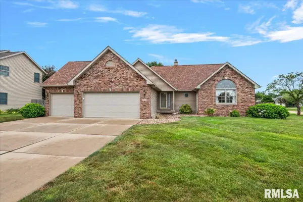 303 Breckenridge Road, Chatham, IL 62629