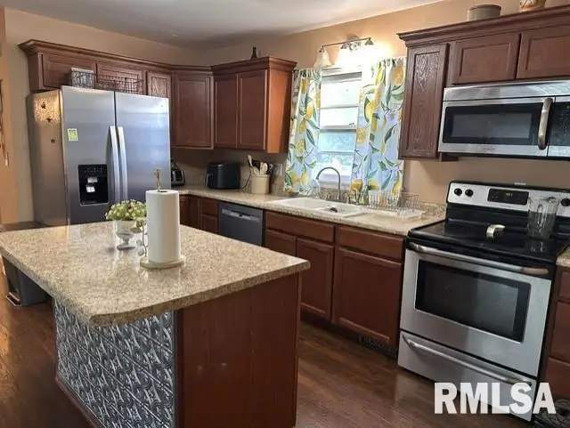 2 Janet Place, Jacksonville, IL 62650 - #3