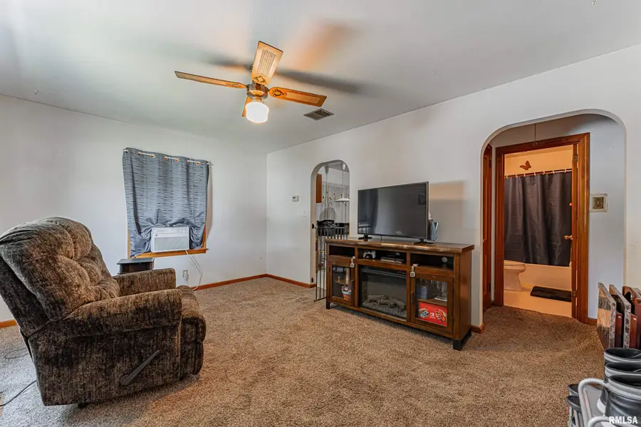 1529 Pulaski Street, Lincoln, IL 62656 - #2