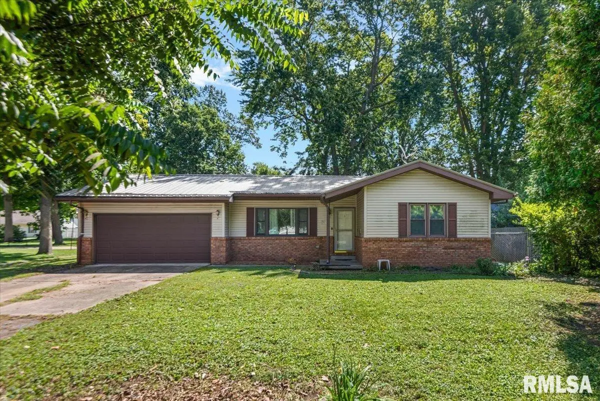 322 S Finis Street, Virden, IL 62690 - #1