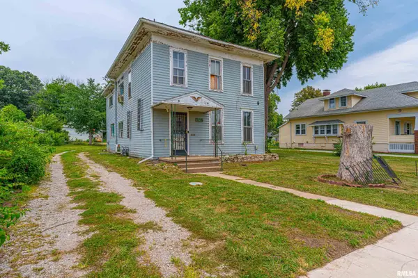 218 8th Street, Lincoln, IL 62656