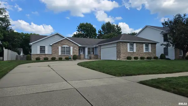 1816 Hunter Ridge Drive, Springfield, IL 62704