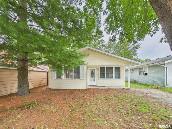 423 E Jefferson Street, Riverton, IL 62561