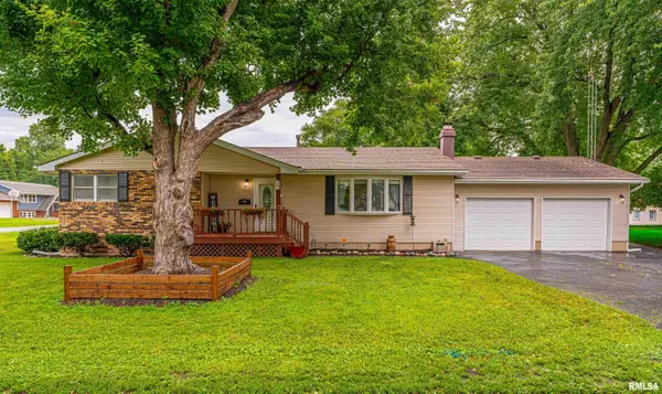 205 S Moose Street, Mason City, IL 62664