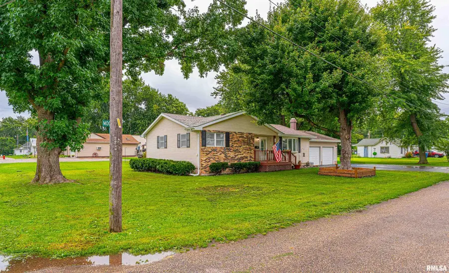 205 S Moose Street, Mason City, IL 62664 - #2