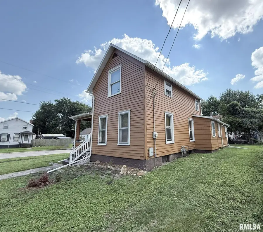 708 S Chambers Street, Galesburg, IL 61401 - #2