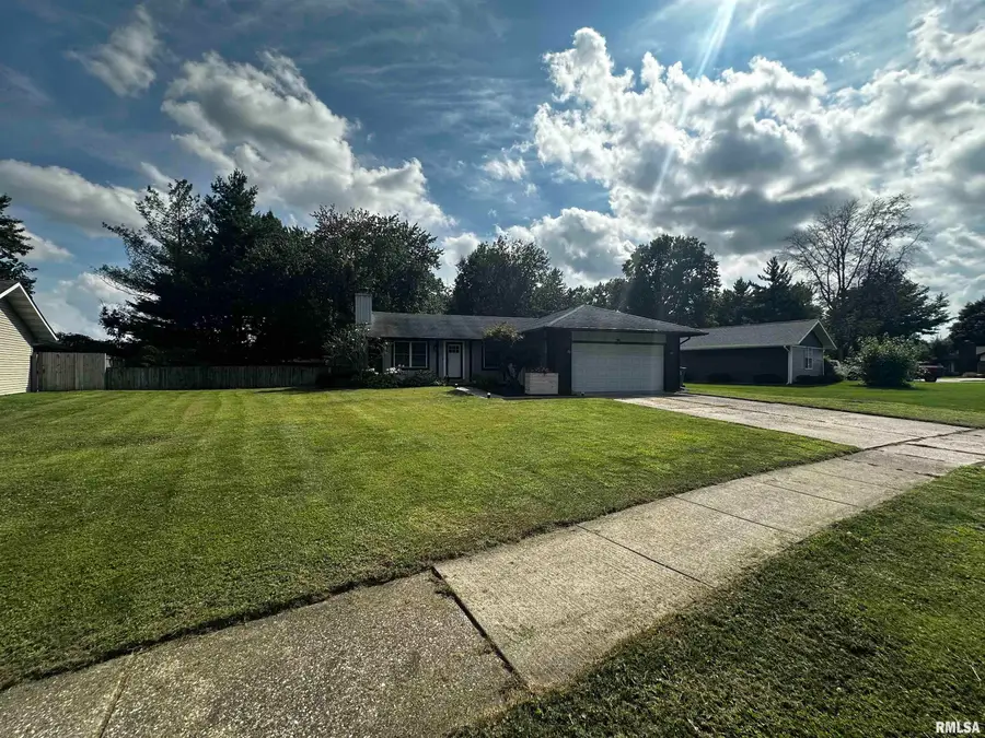 10 Leeds Drive, Springfield, IL 62702 - #2