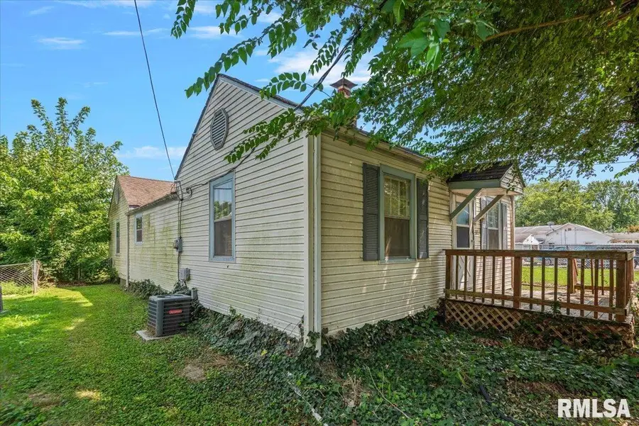 3004 S Hoover Street, Springfield, IL 62703 - #3