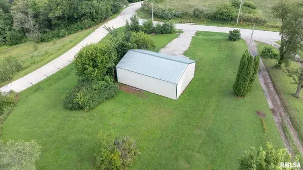 10020 92nd Avenue West, Andalusia, IL 61232